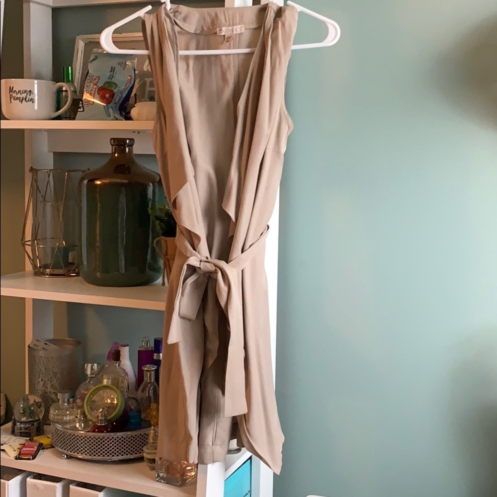 Long tie layering vest